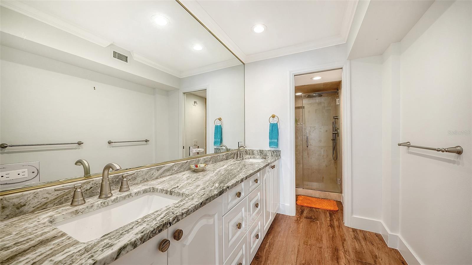 11 TIDY ISLAND BLVD #11, BRADENTON, FL, 34210