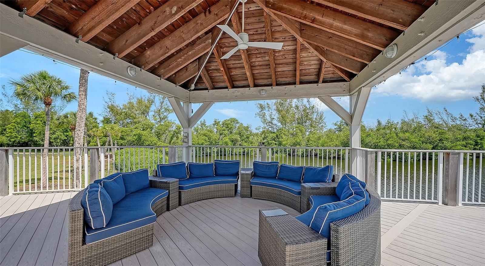 11 TIDY ISLAND BLVD #11, BRADENTON, FL, 34210