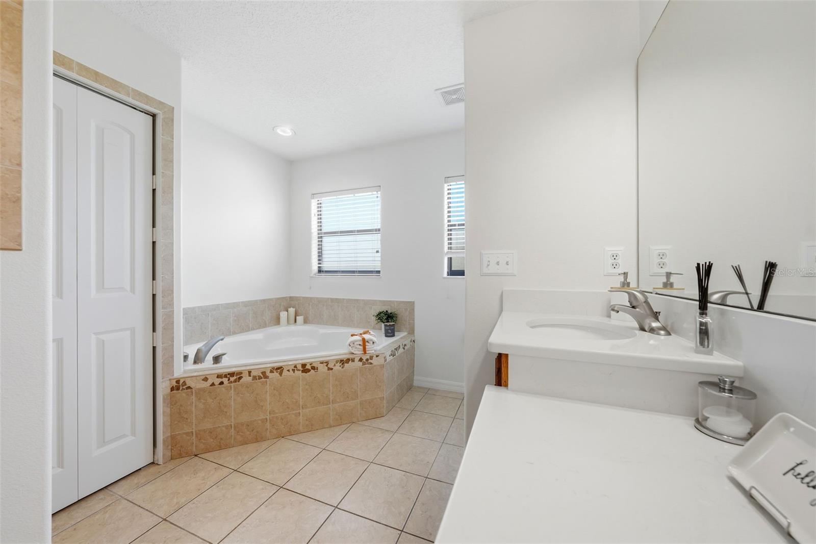 14433 LAKE YALE RD, UMATILLA, FL, 32784