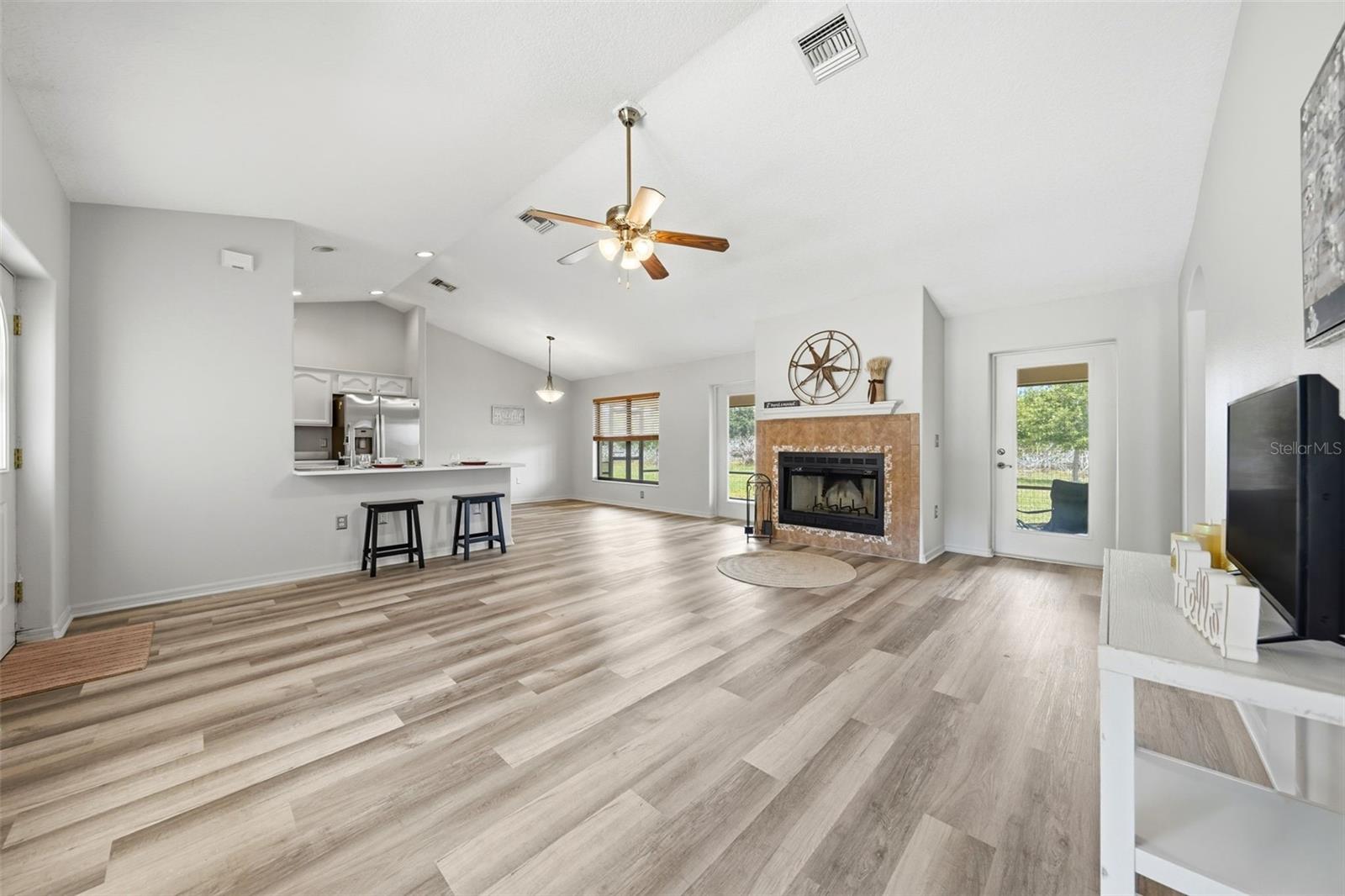 14433 LAKE YALE RD, UMATILLA, FL, 32784