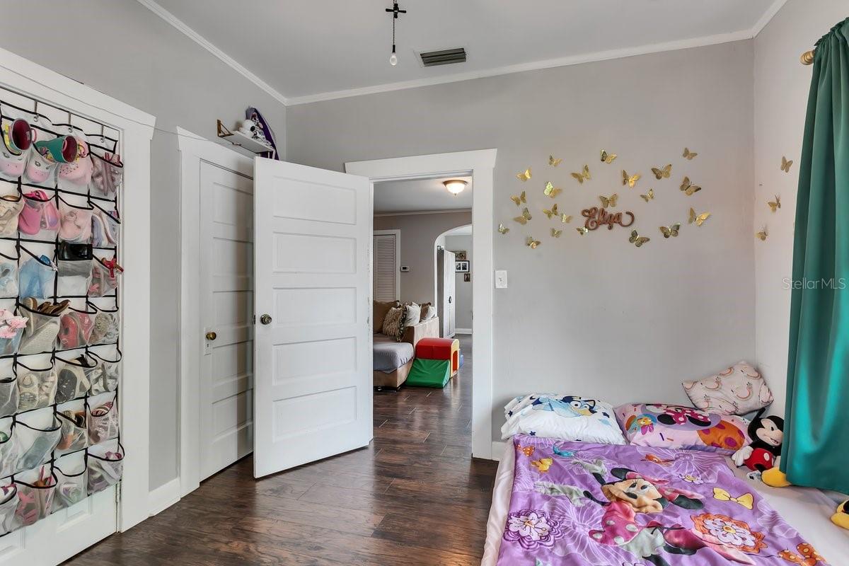 801 E LOUISIANA AVE, TAMPA, FL, 33603
