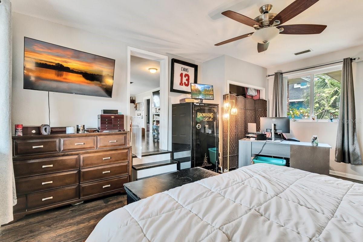 801 E LOUISIANA AVE, TAMPA, FL, 33603