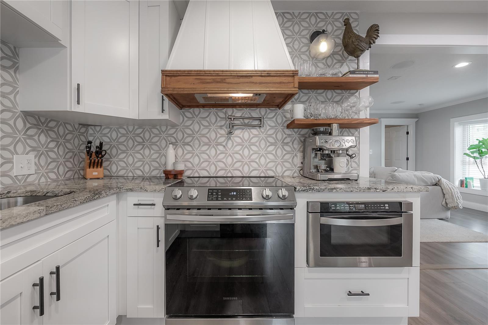 3401 W VAN BUREN DR, TAMPA, FL, 33611
