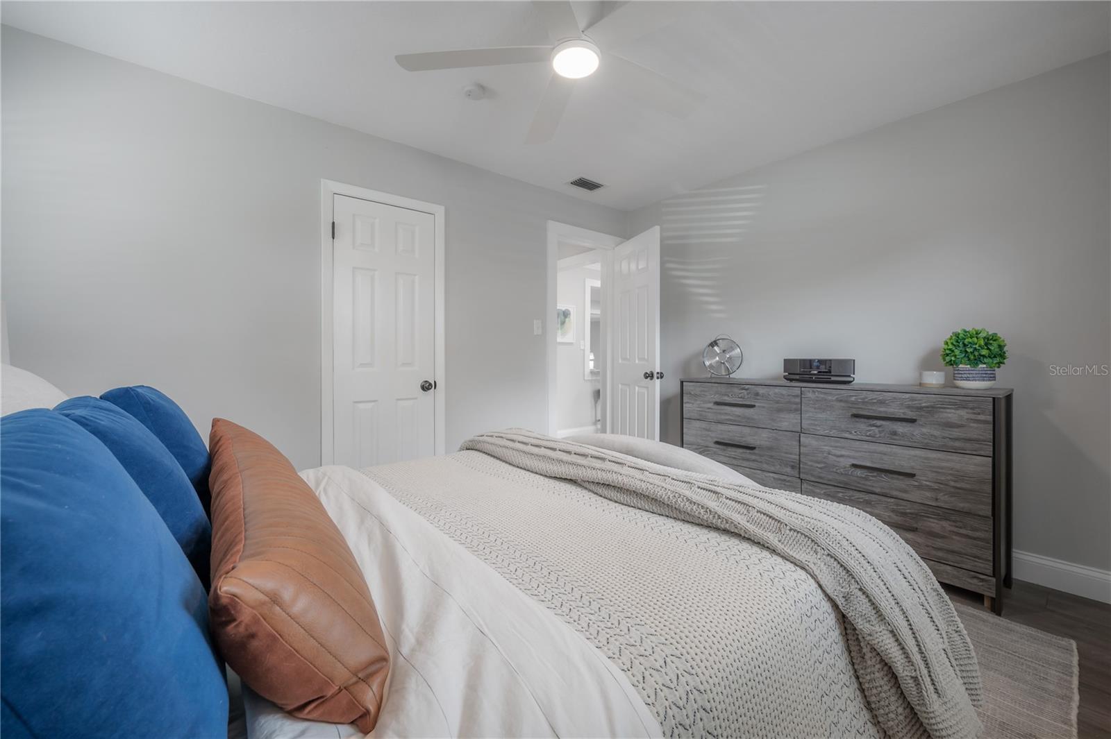 3401 W VAN BUREN DR, TAMPA, FL, 33611