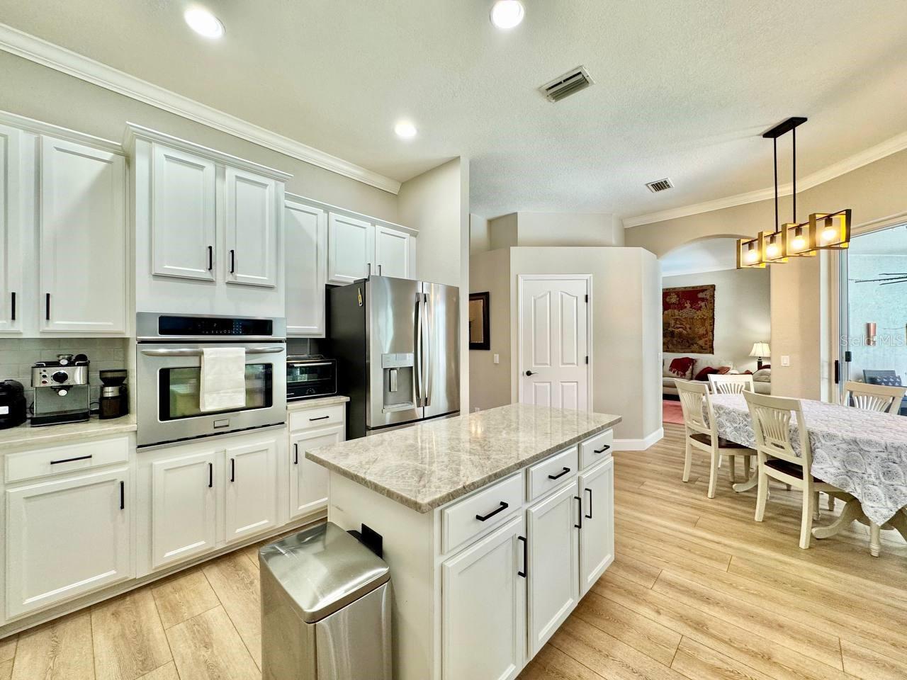 18711 CHAVILLE RD, LUTZ, FL, 33558