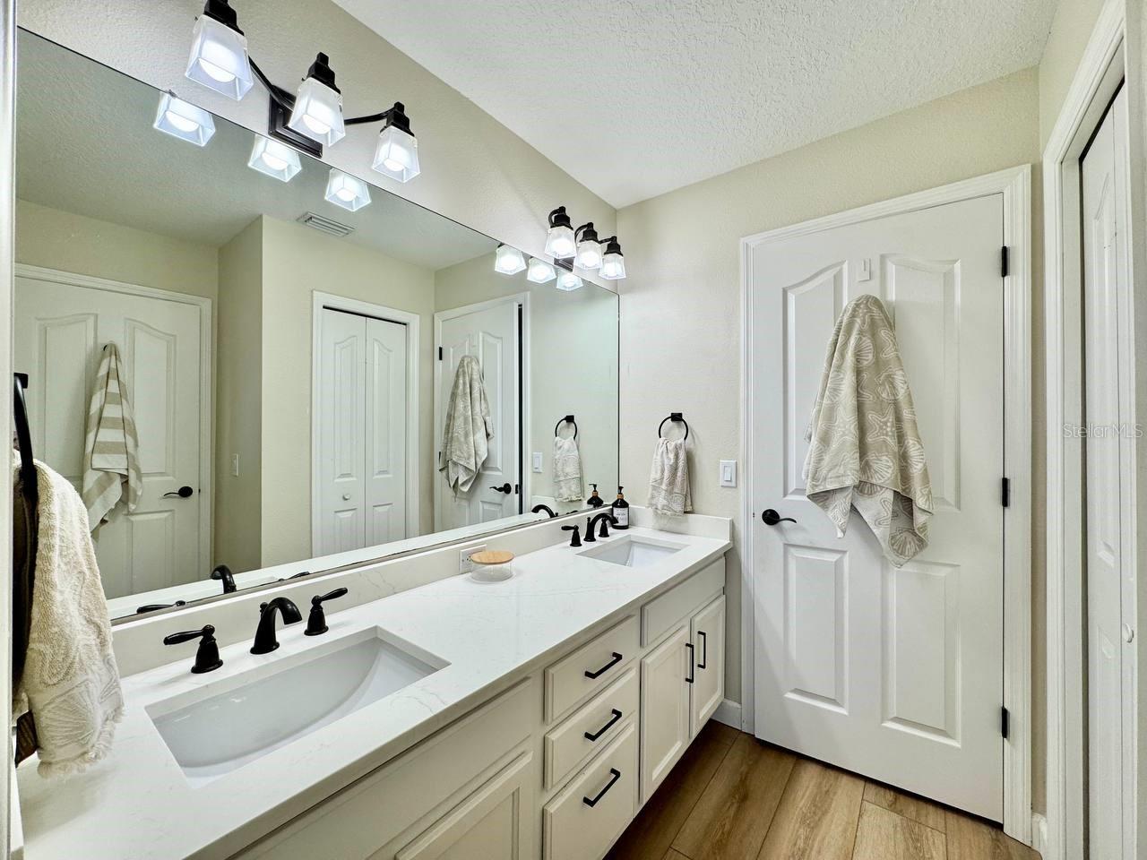 18711 CHAVILLE RD, LUTZ, FL, 33558