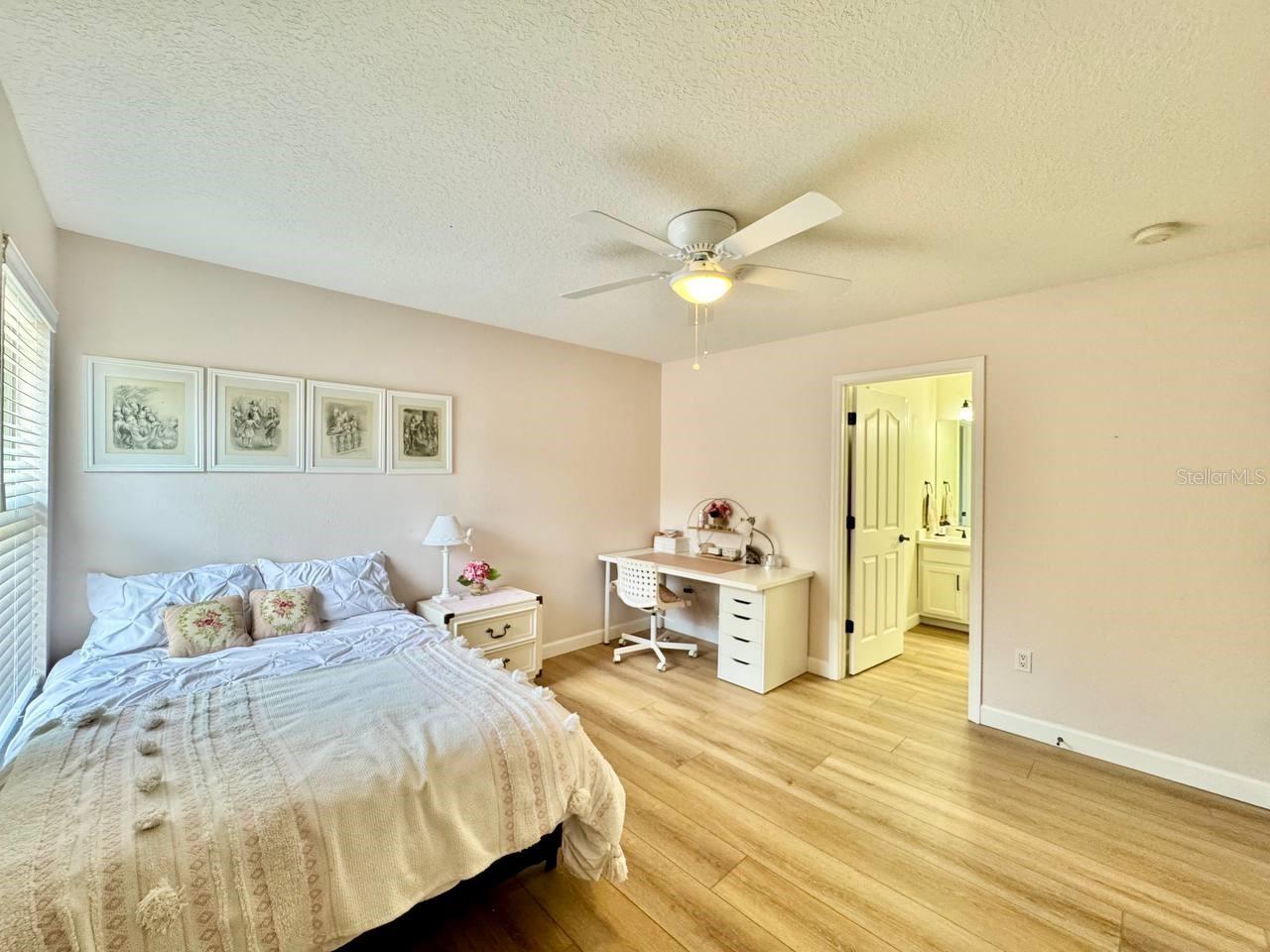 18711 CHAVILLE RD, LUTZ, FL, 33558