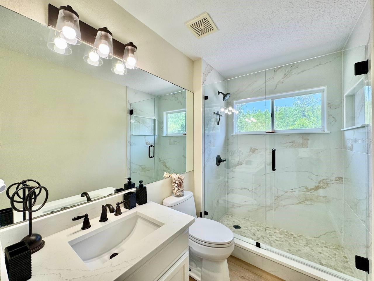 18711 CHAVILLE RD, LUTZ, FL, 33558