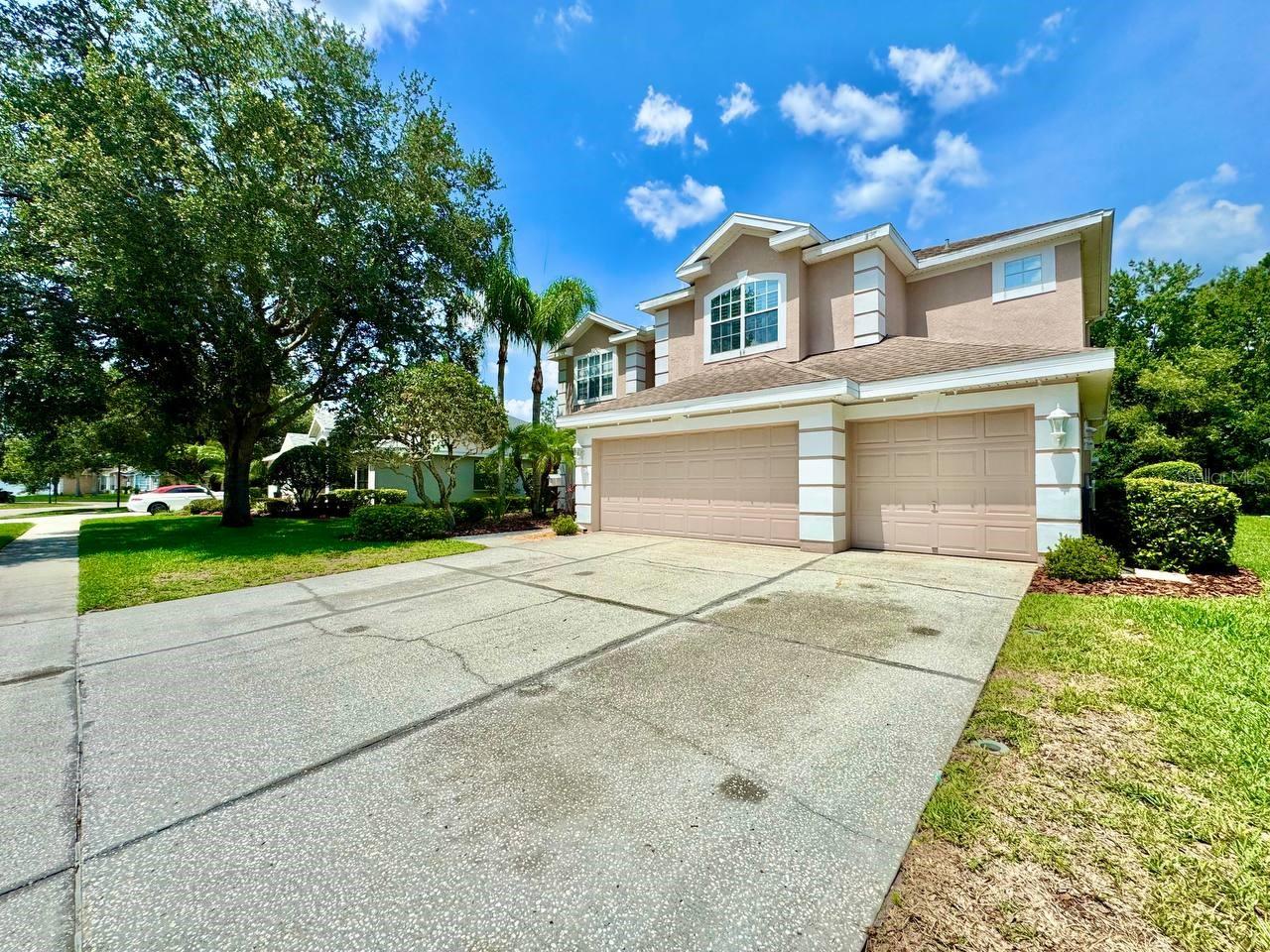18711 CHAVILLE RD, LUTZ, FL, 33558