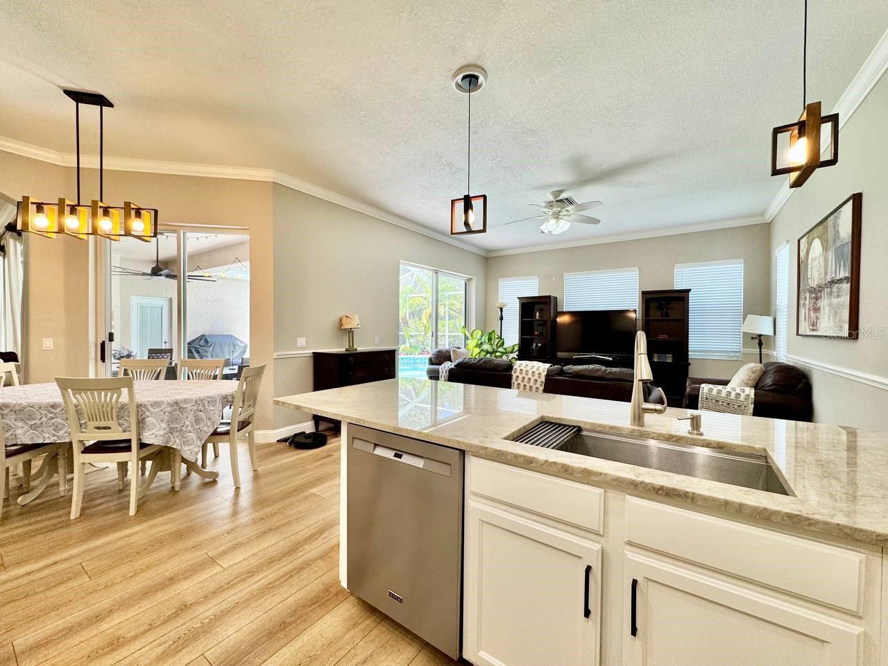18711 CHAVILLE RD, LUTZ, FL, 33558