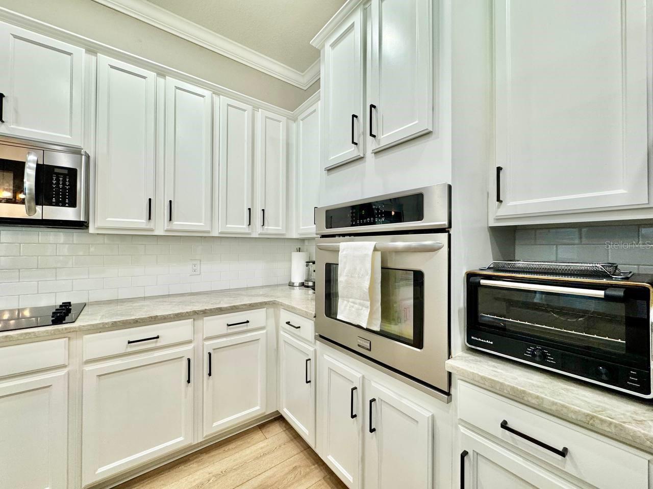 18711 CHAVILLE RD, LUTZ, FL, 33558