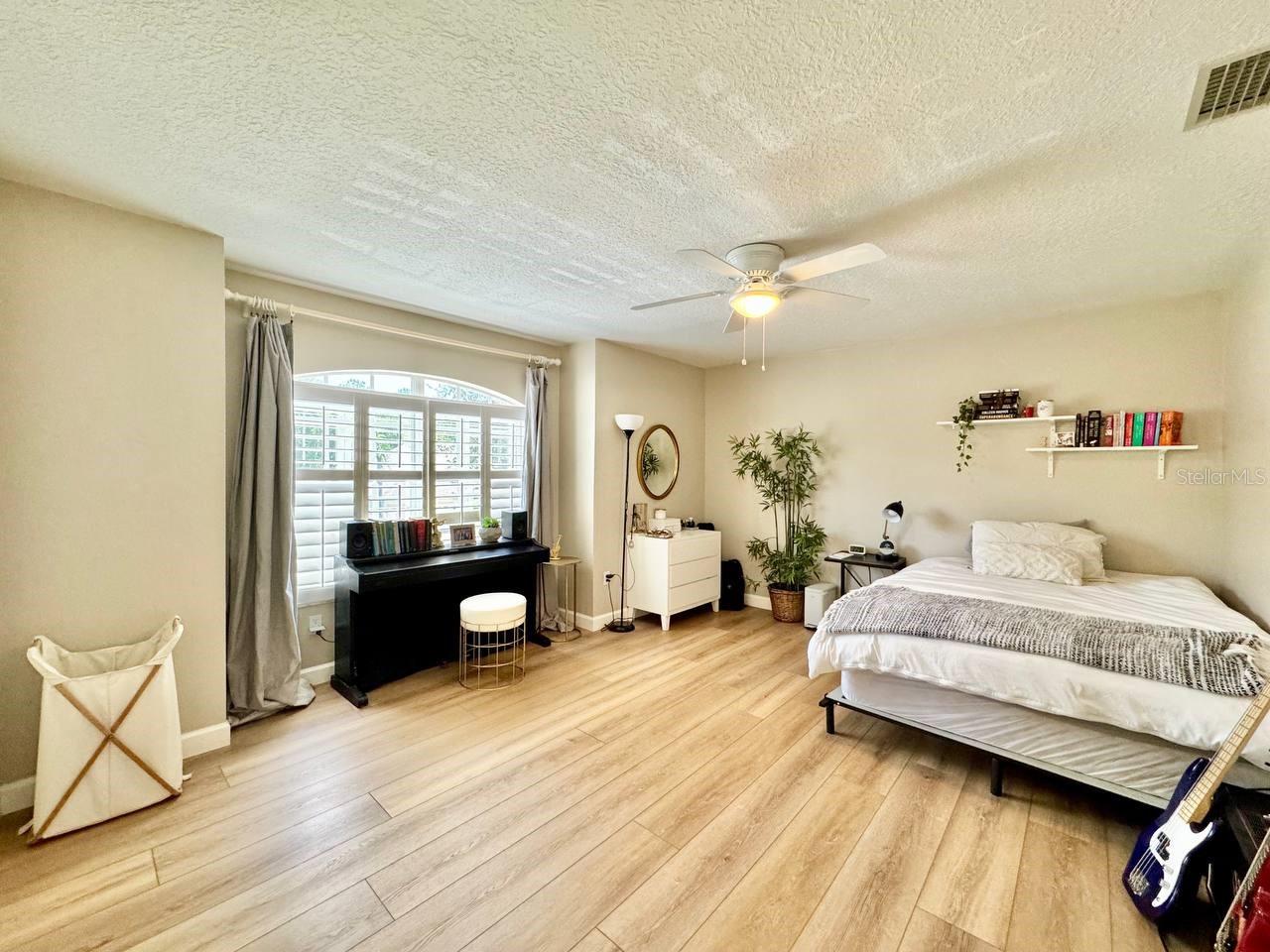 18711 CHAVILLE RD, LUTZ, FL, 33558