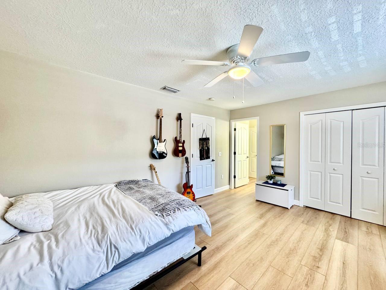 18711 CHAVILLE RD, LUTZ, FL, 33558