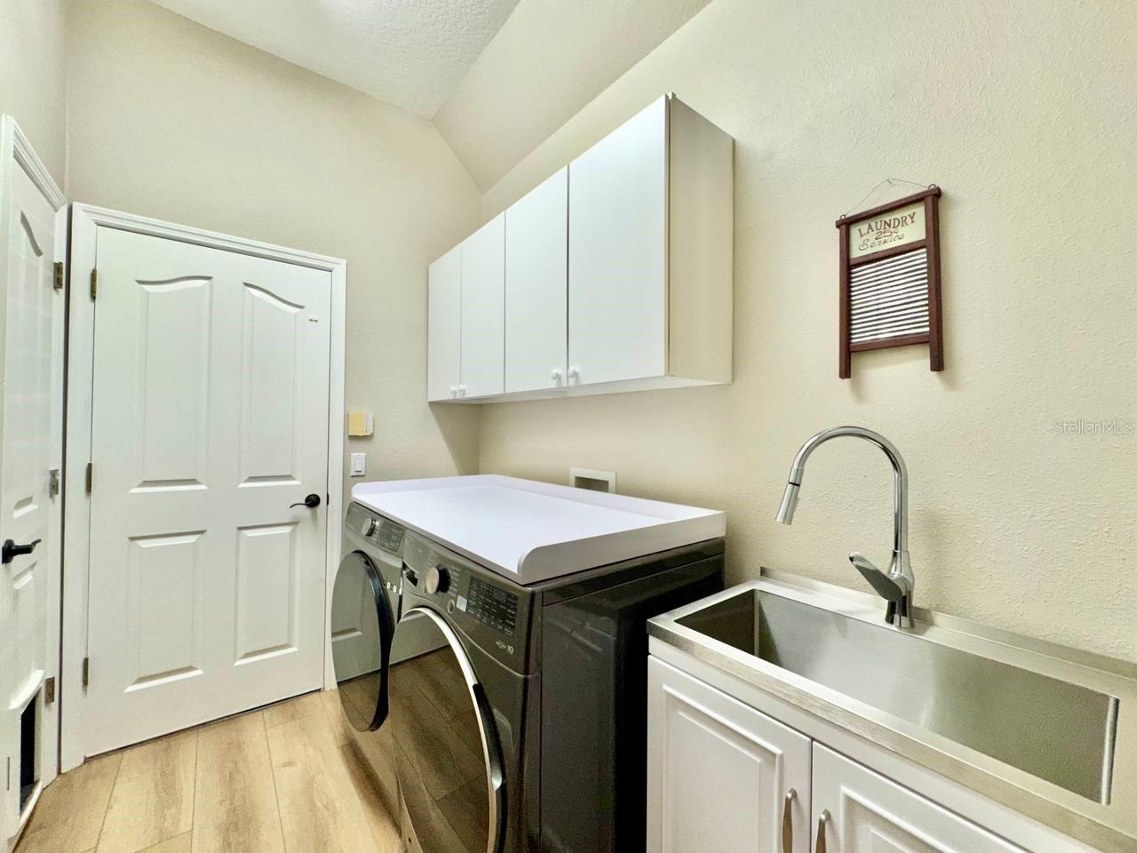 18711 CHAVILLE RD, LUTZ, FL, 33558