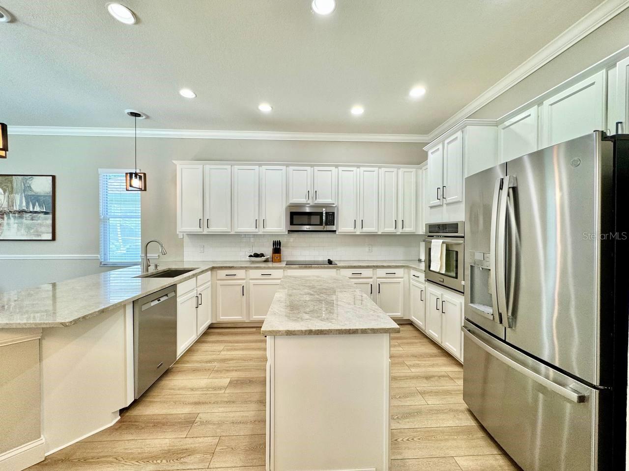 18711 CHAVILLE RD, LUTZ, FL, 33558