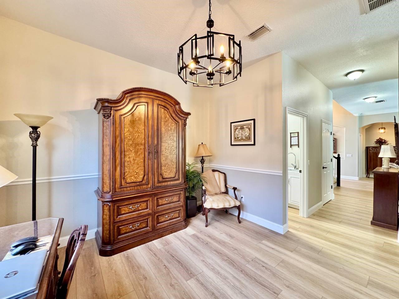 18711 CHAVILLE RD, LUTZ, FL, 33558