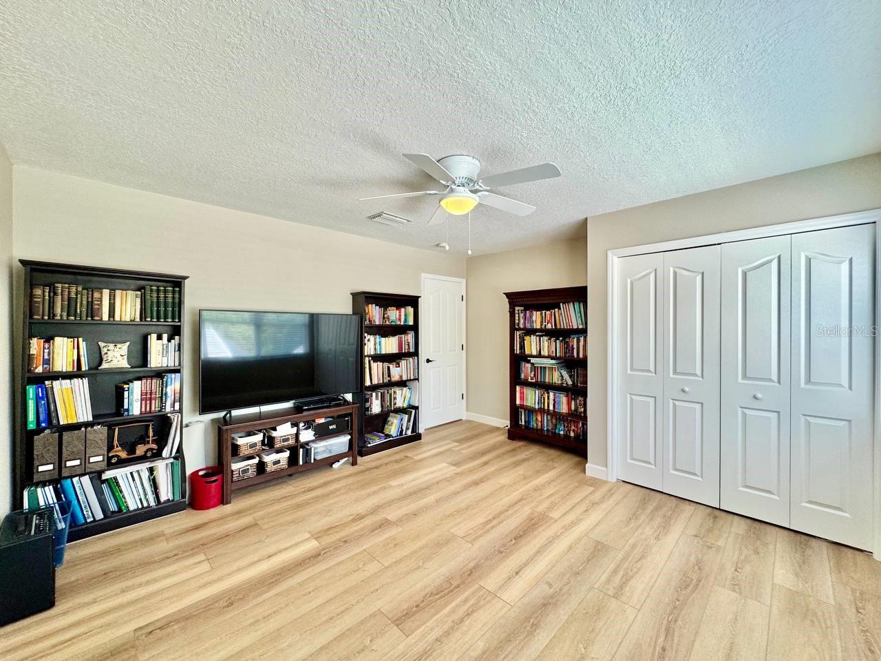 18711 CHAVILLE RD, LUTZ, FL, 33558