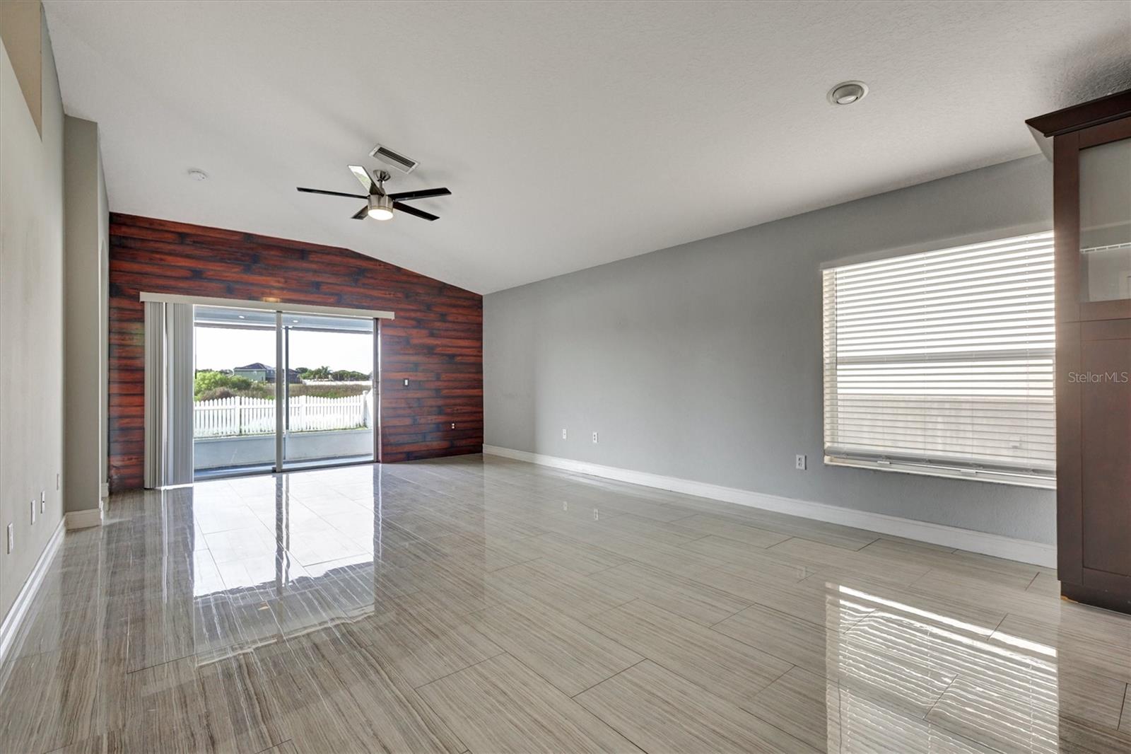 8105 TAR HOLLOW DR, GIBSONTON, FL, 33534