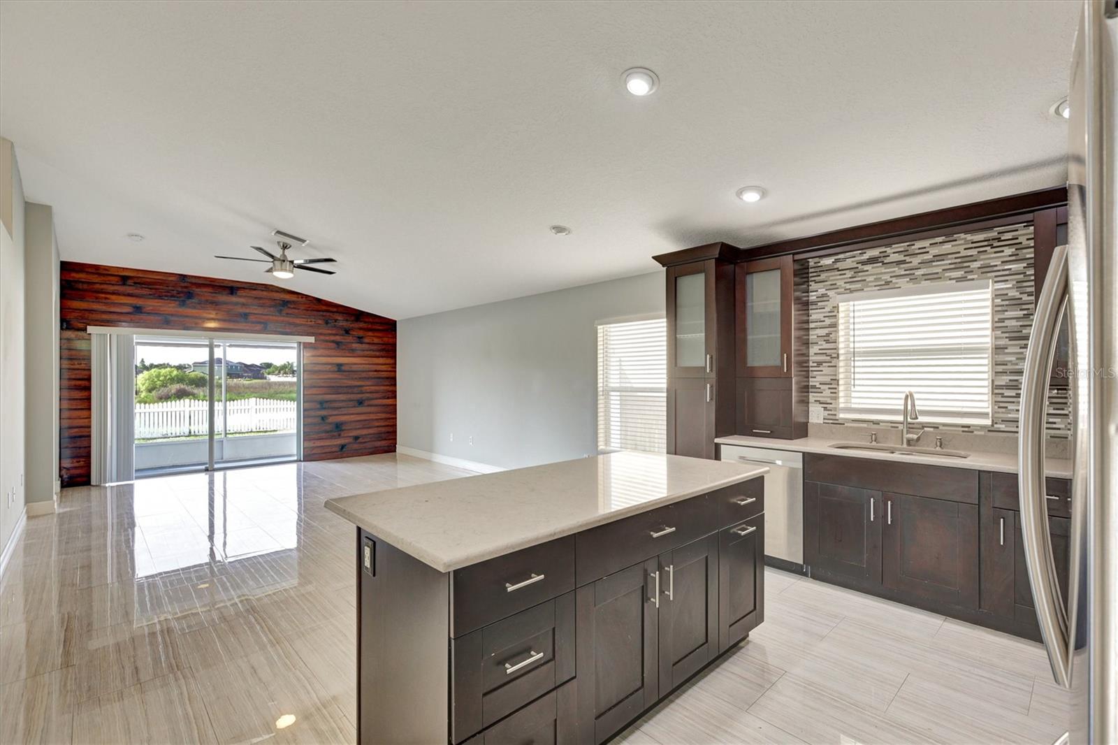8105 TAR HOLLOW DR, GIBSONTON, FL, 33534