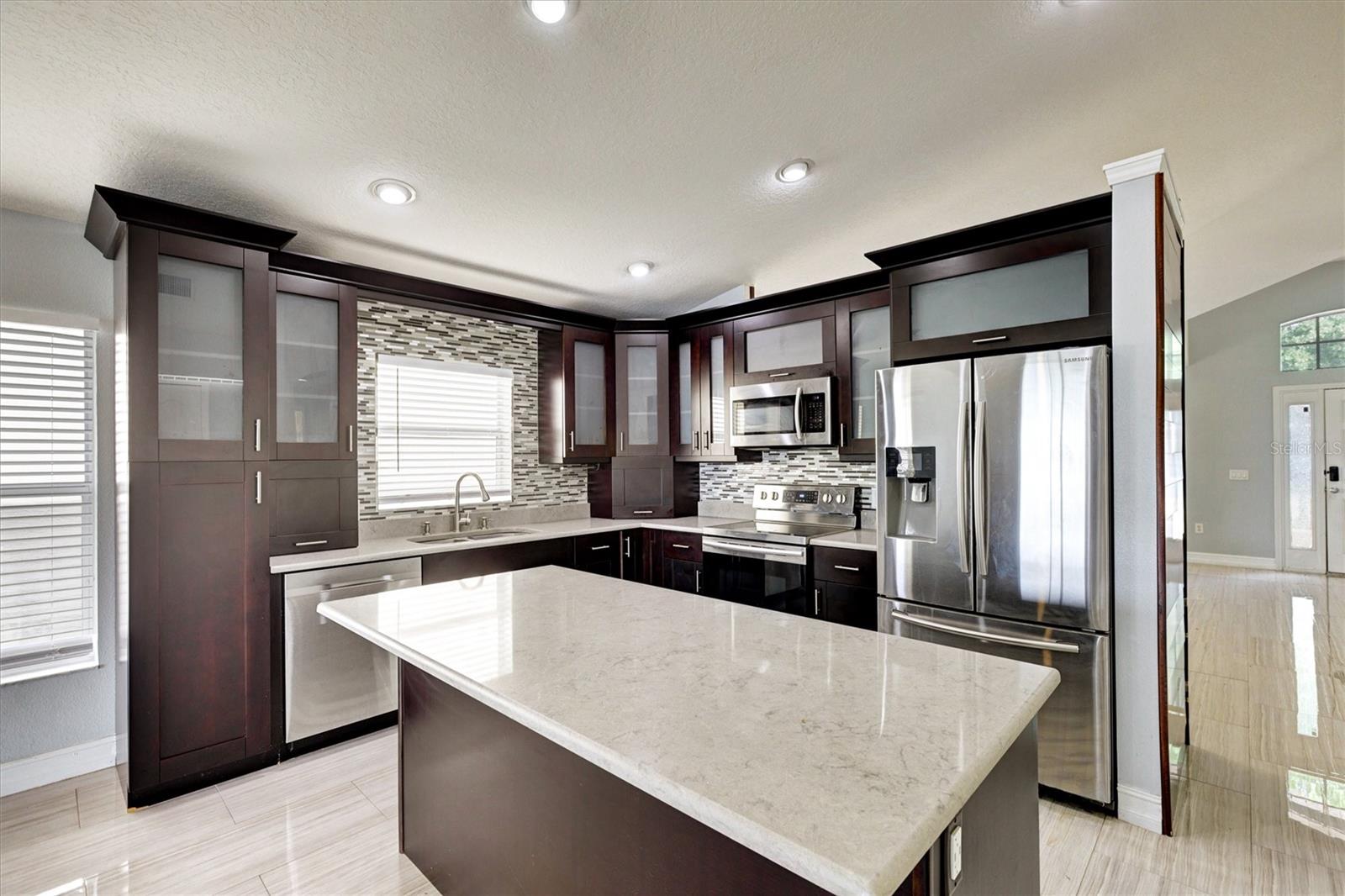 8105 TAR HOLLOW DR, GIBSONTON, FL, 33534