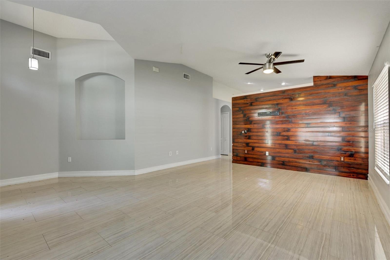 8105 TAR HOLLOW DR, GIBSONTON, FL, 33534