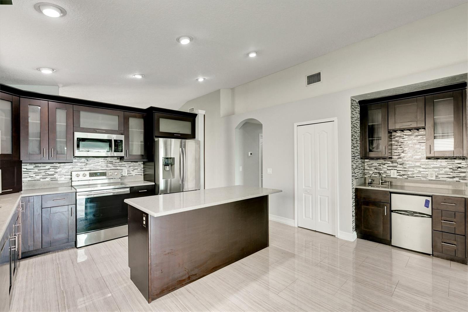 8105 TAR HOLLOW DR, GIBSONTON, FL, 33534
