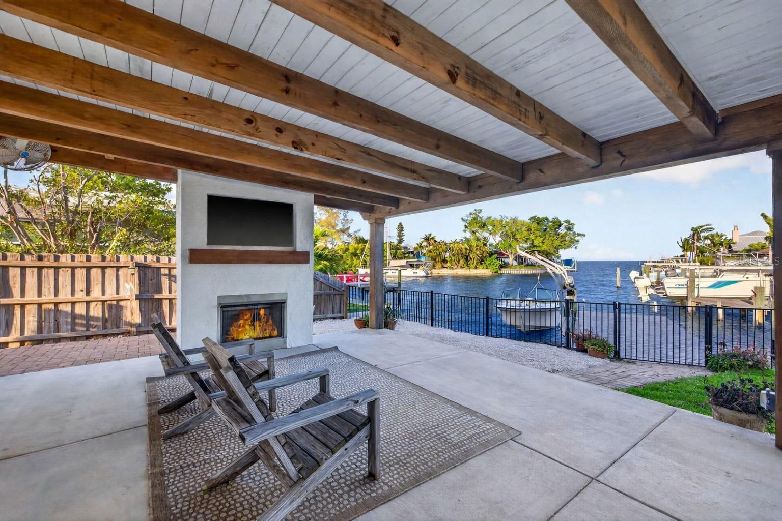 4200 BEACH DR SE, ST PETERSBURG, FL, 33705