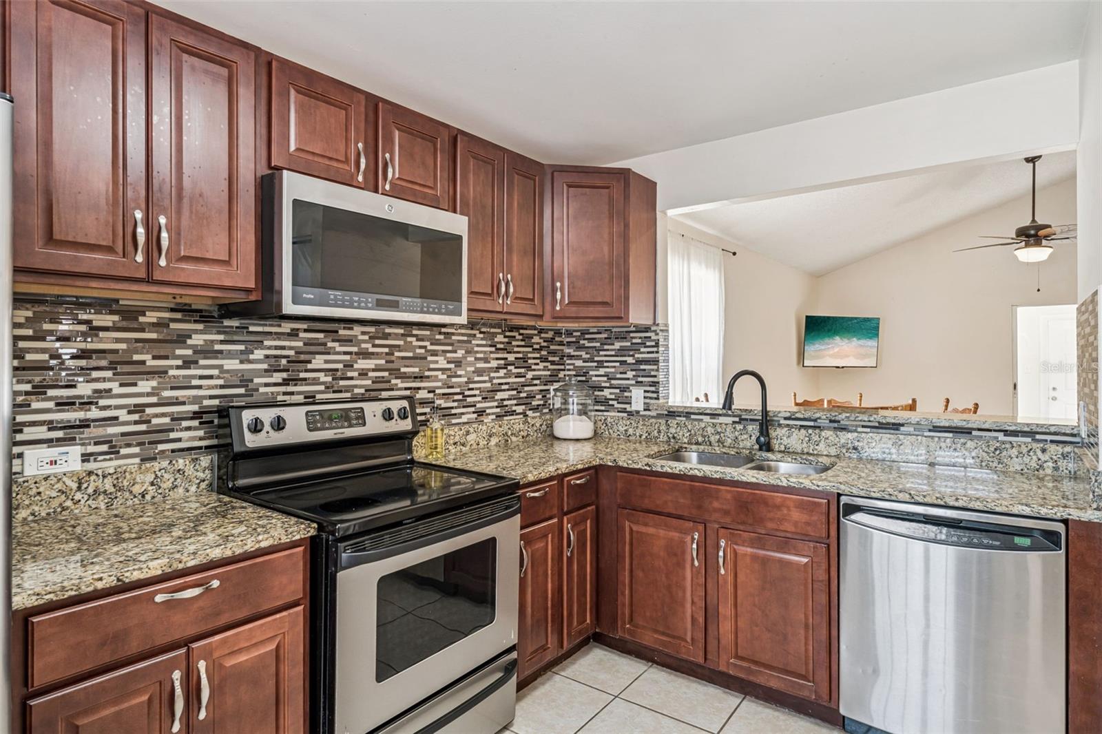 596 SWALLOW CT, APOPKA, FL, 32712
