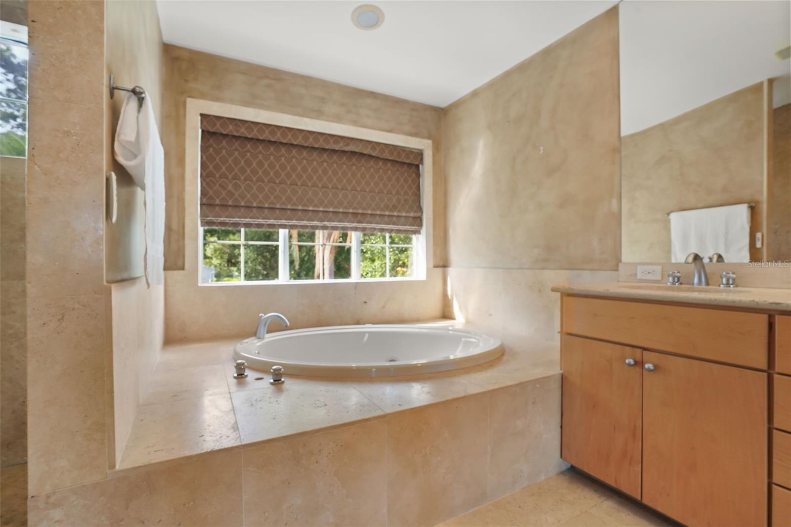1166 N LAKE SYBELIA, MAITLAND, FL, 32751