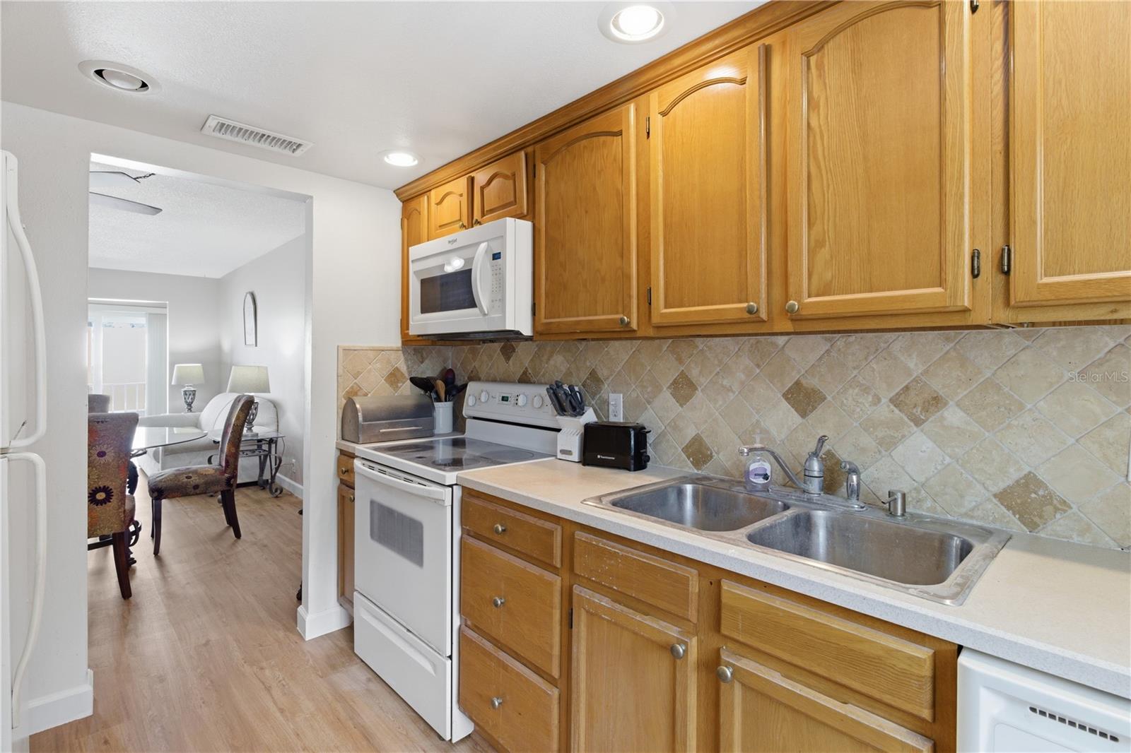 2060 MARILYN ST #207, CLEARWATER, FL, 33765