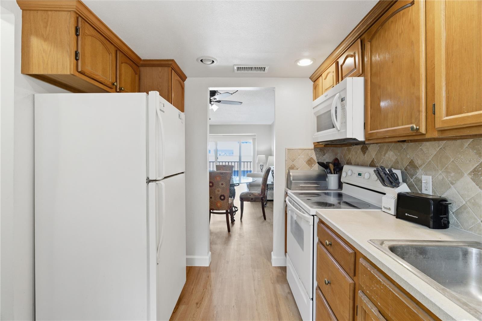 2060 MARILYN ST #207, CLEARWATER, FL, 33765