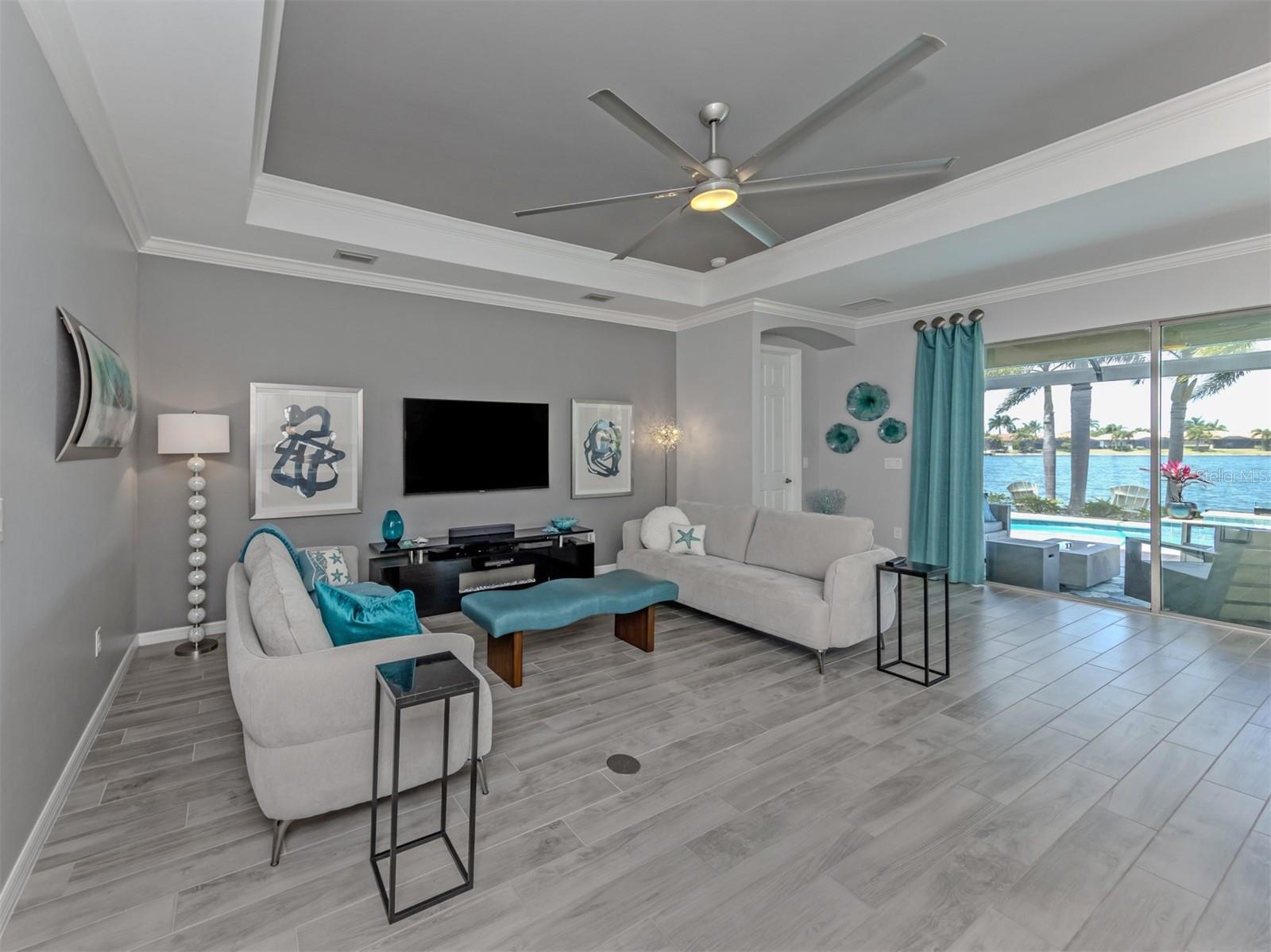 160 MARAVIYA BLVD, NOKOMIS, FL, 34275