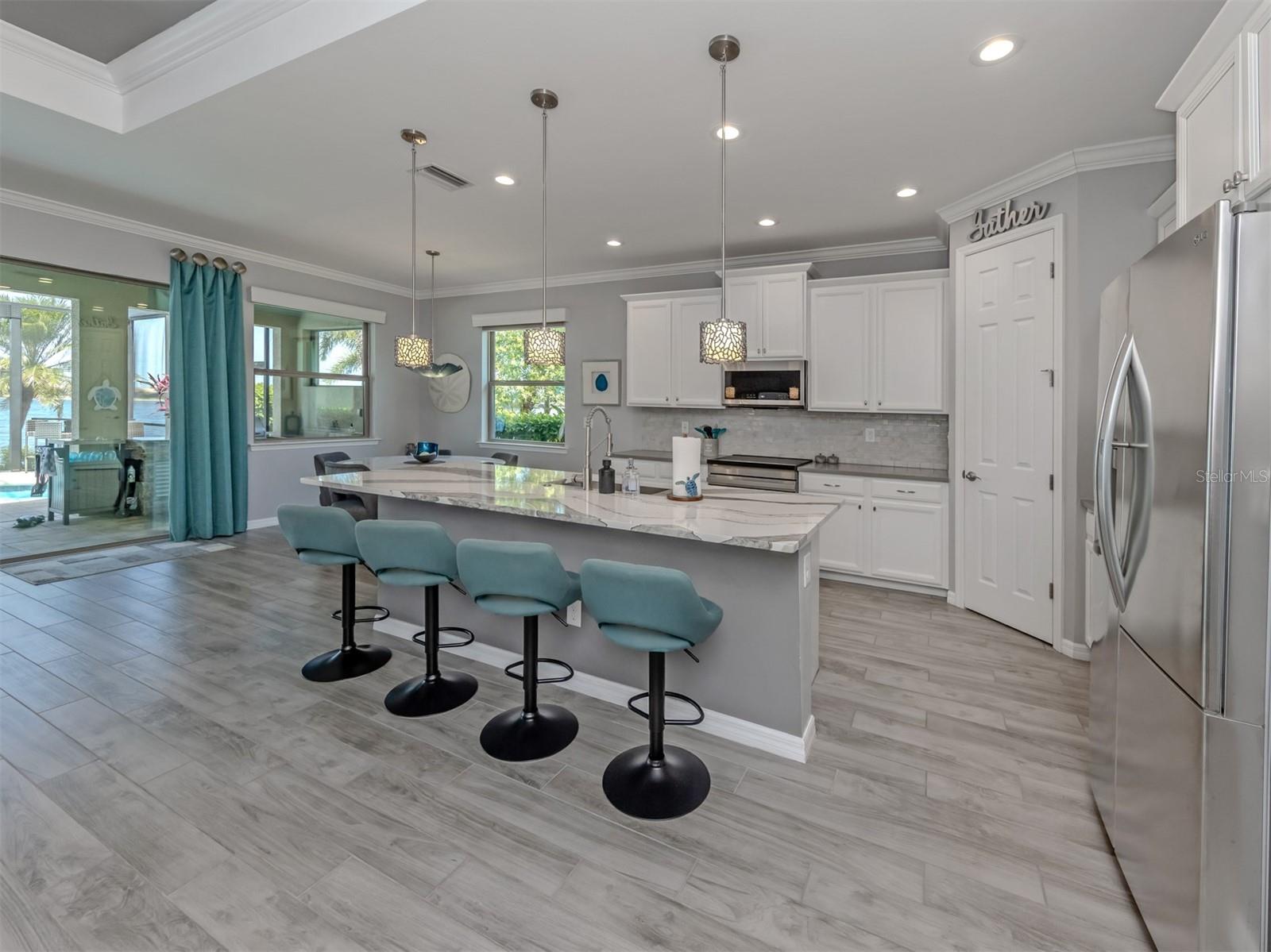 160 MARAVIYA BLVD, NOKOMIS, FL, 34275