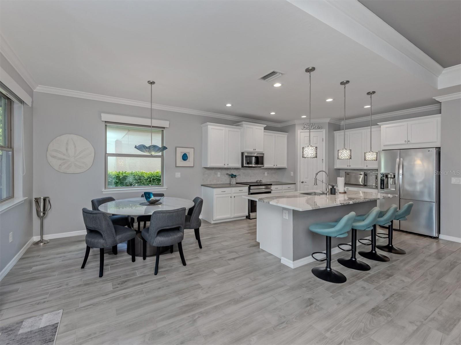 160 MARAVIYA BLVD, NOKOMIS, FL, 34275