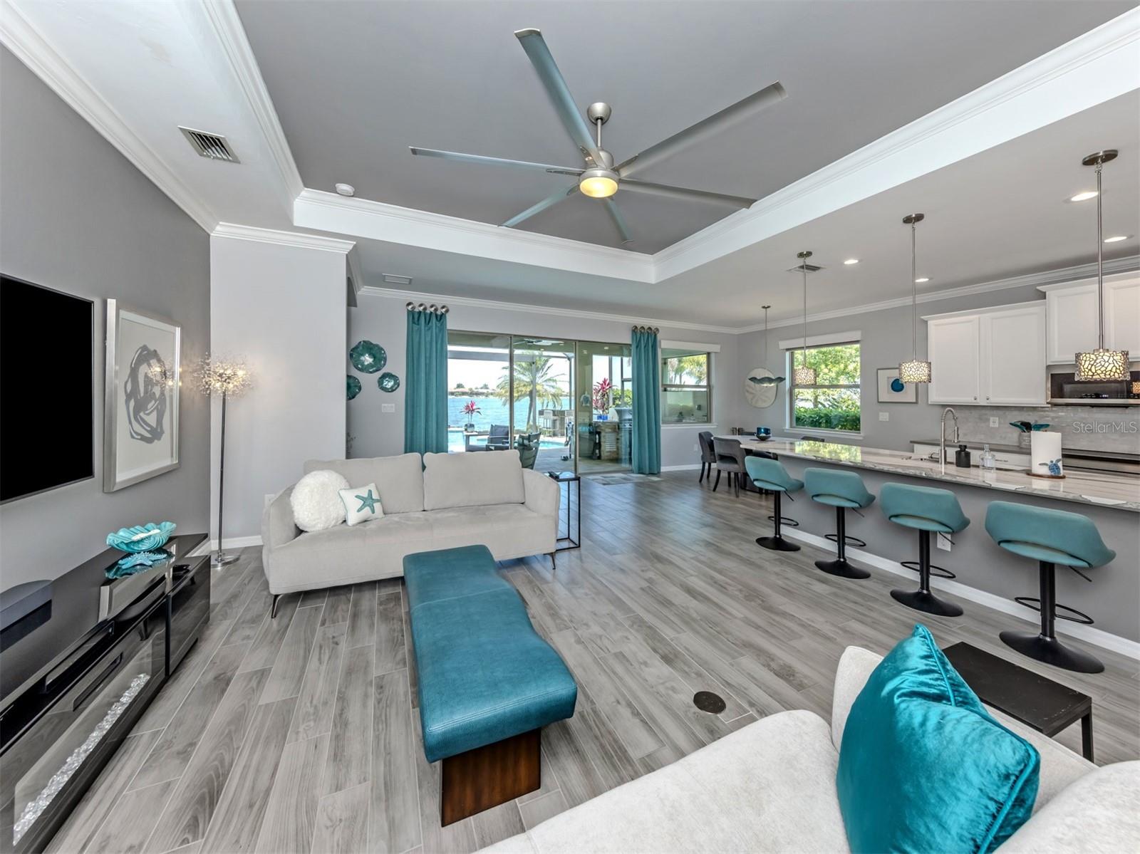 160 MARAVIYA BLVD, NOKOMIS, FL, 34275