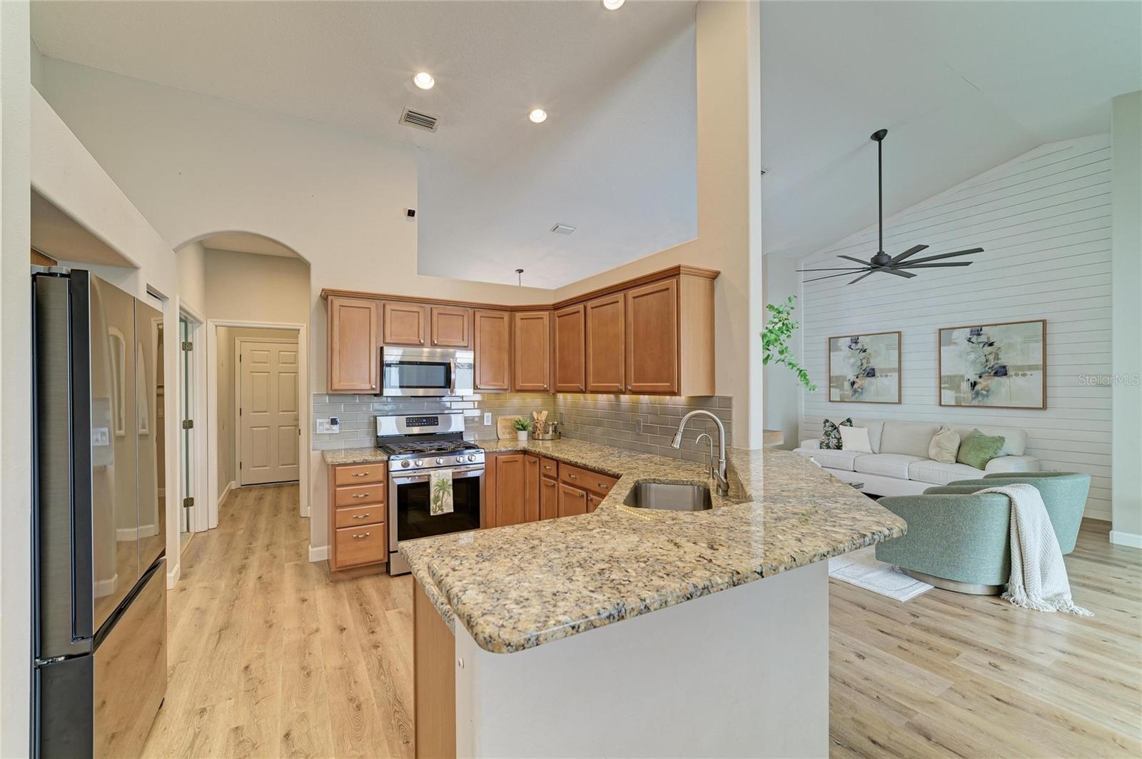 6750 64TH TER E, BRADENTON, FL, 34203