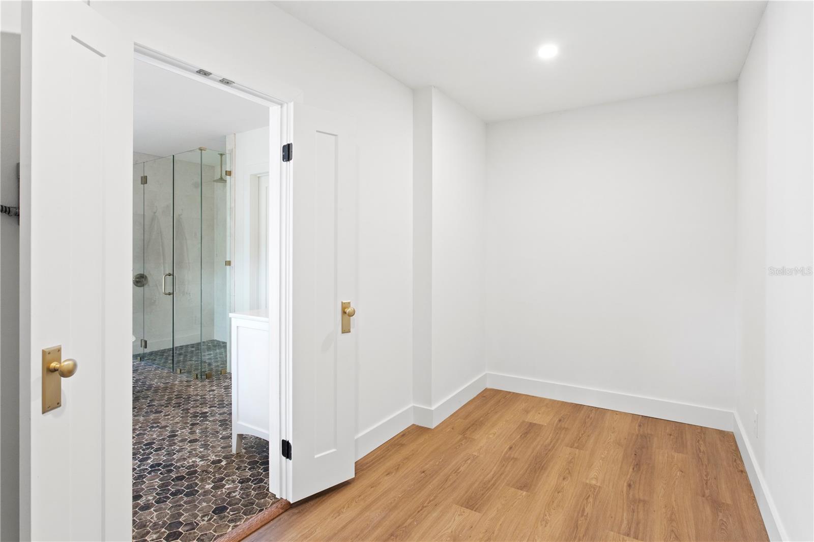 1311 E PARK CIR, TAMPA, FL, 33604