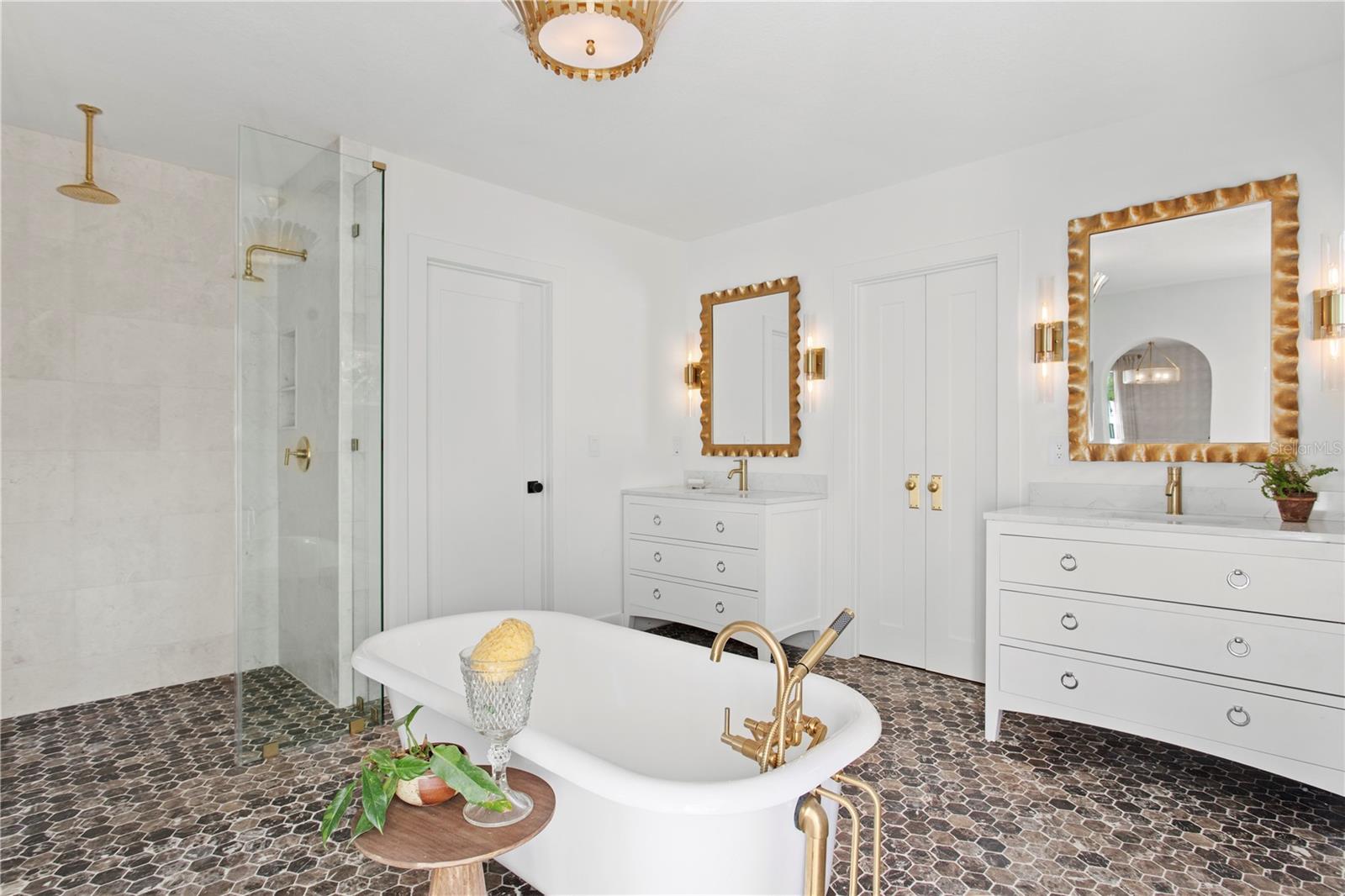 1311 E PARK CIR, TAMPA, FL, 33604