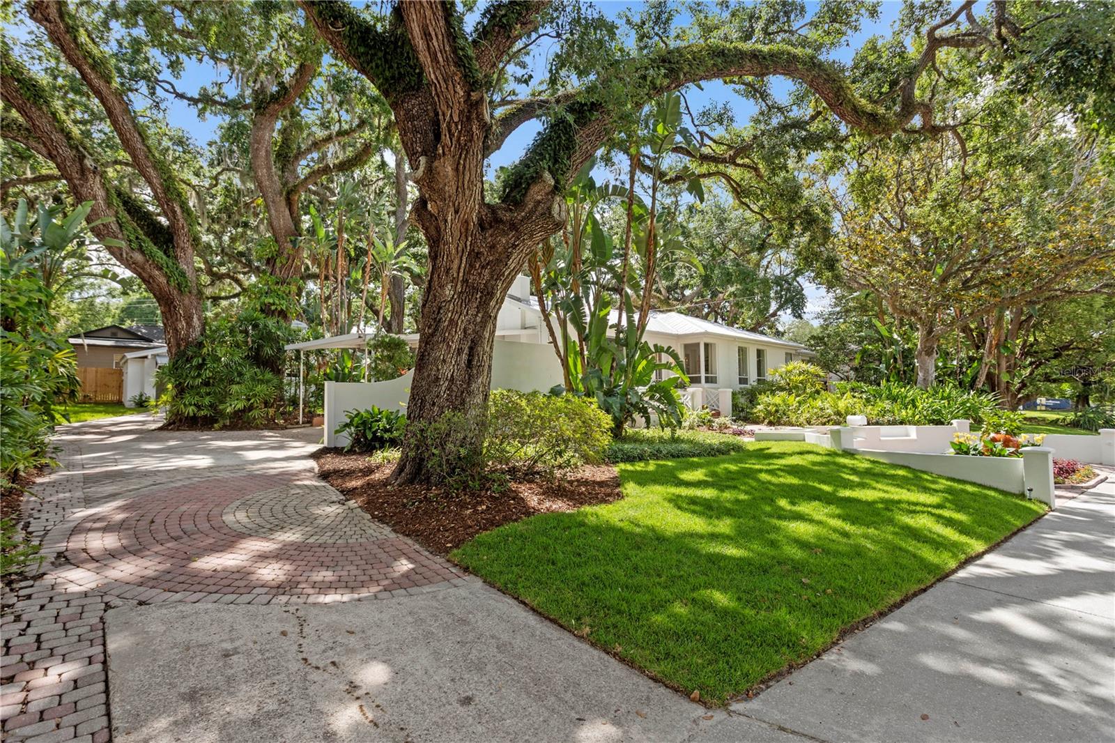 1311 E PARK CIR, TAMPA, FL, 33604