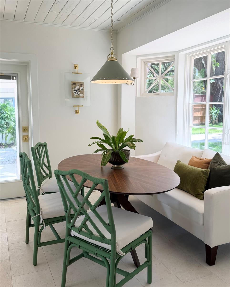 1311 E PARK CIR, TAMPA, FL, 33604