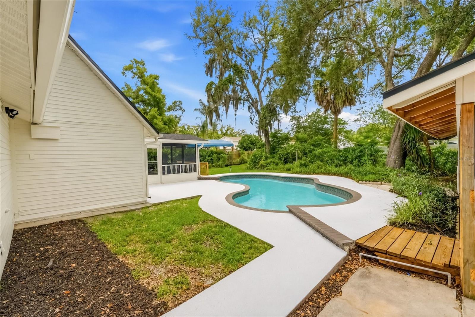 1102 SAMY DR, TAMPA, FL, 33613