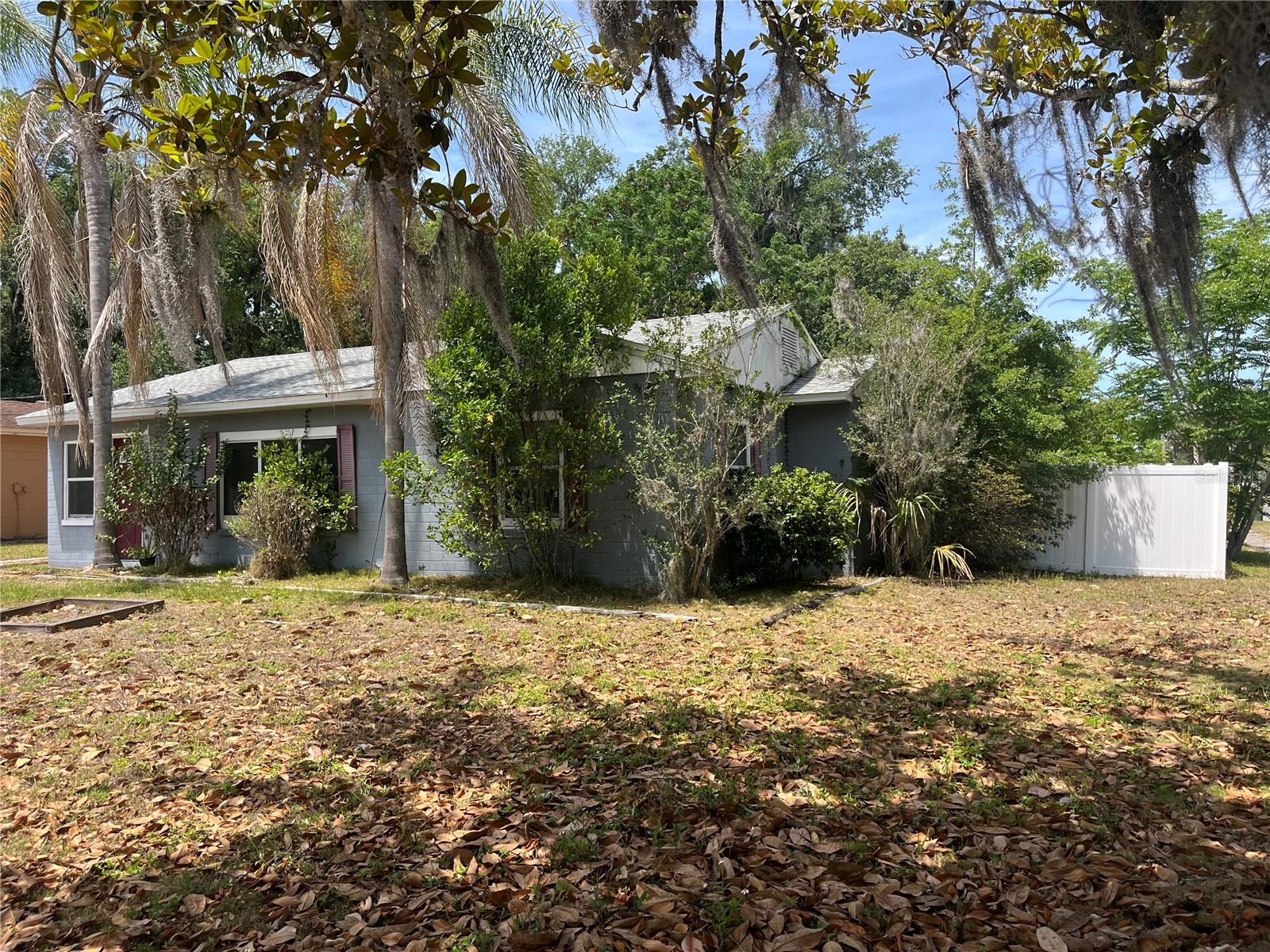 1401 FLORADEL AVE, LEESBURG, FL, 34748