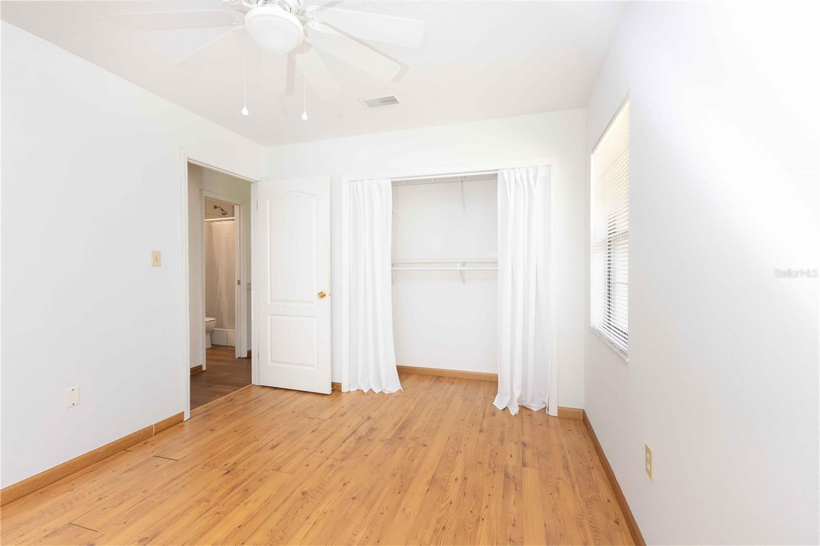 301 CURRY ST, WILDWOOD, FL, 34785