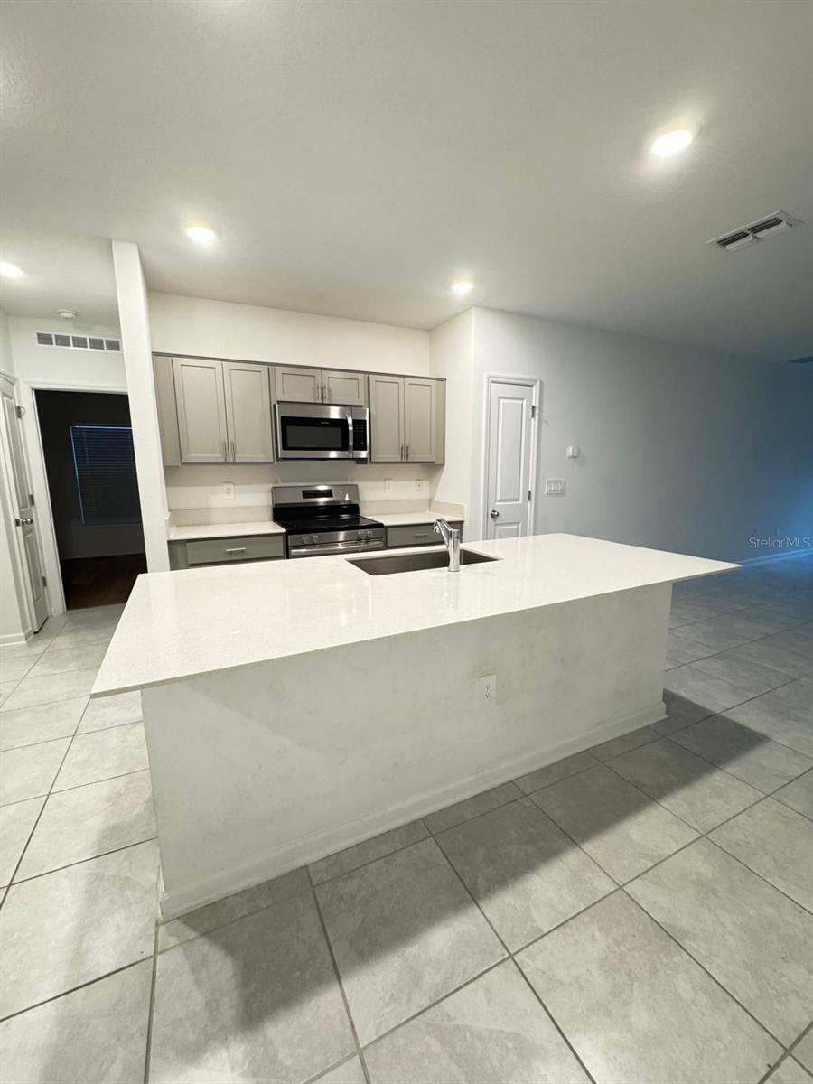 1204 DEEPWATER CIR, EAGLE LAKE, FL, 33839