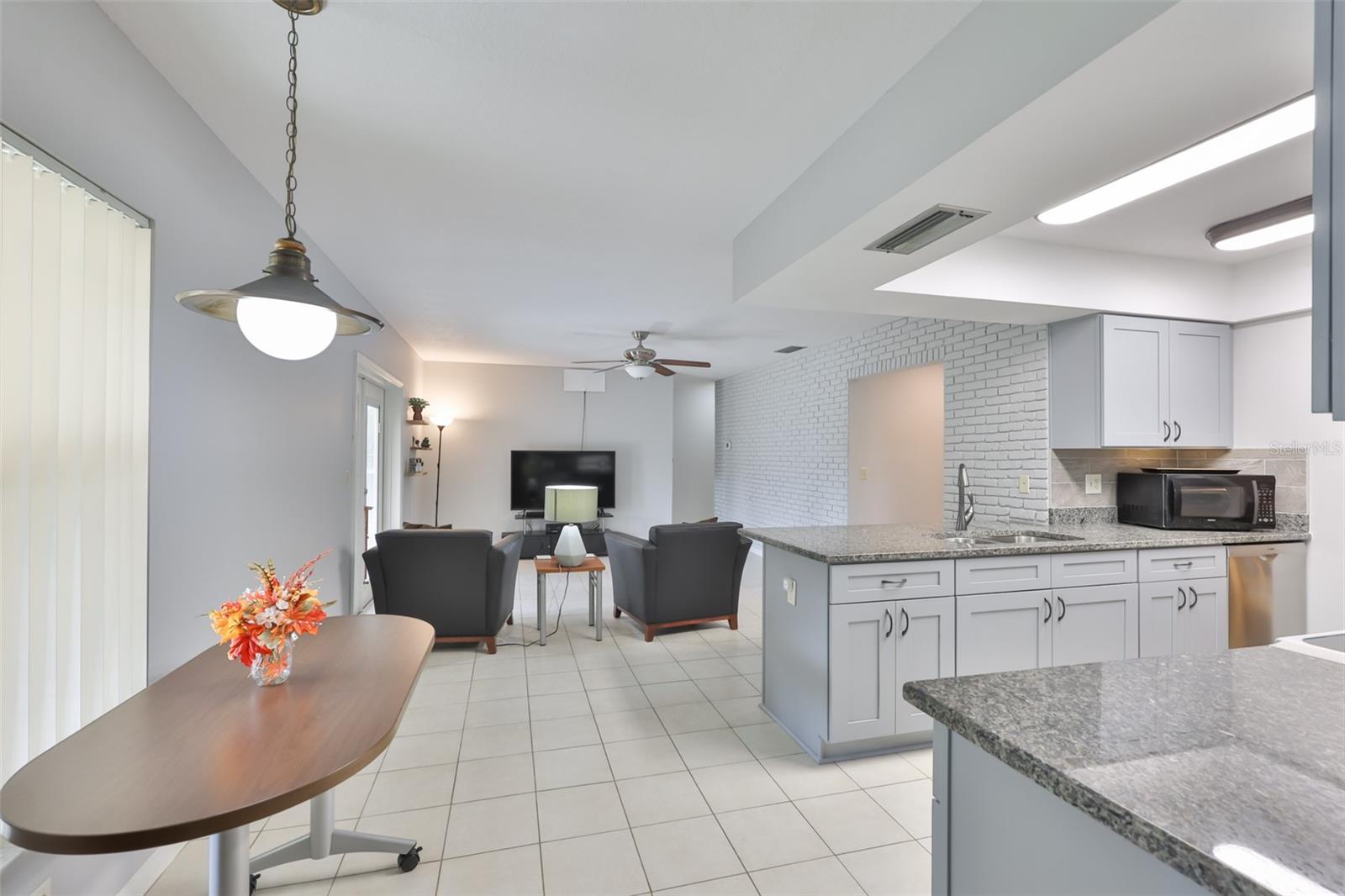 3718 SAND PEBBLE DR, VALRICO, FL, 33596