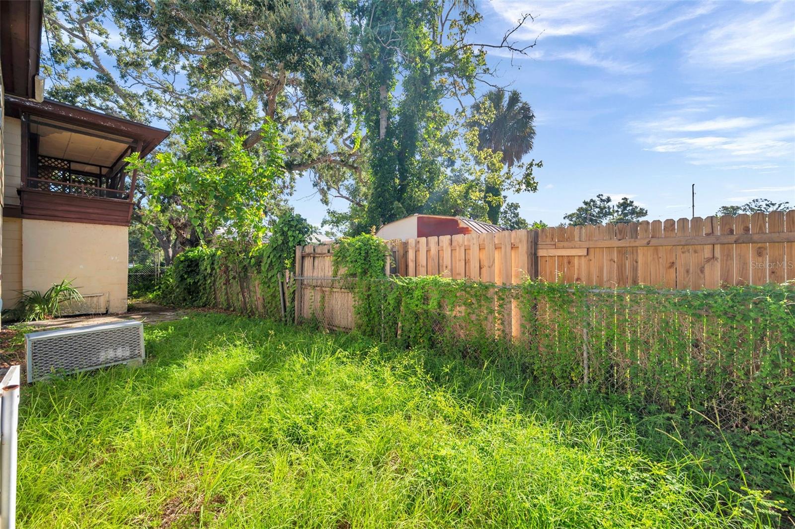 TB8513077 Property Photo