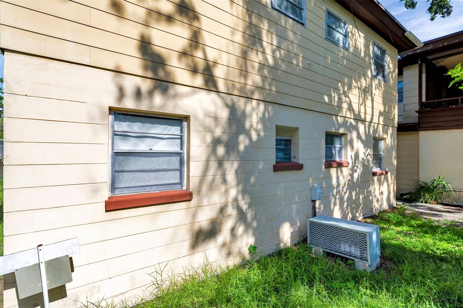 TB8513077 Property Photo