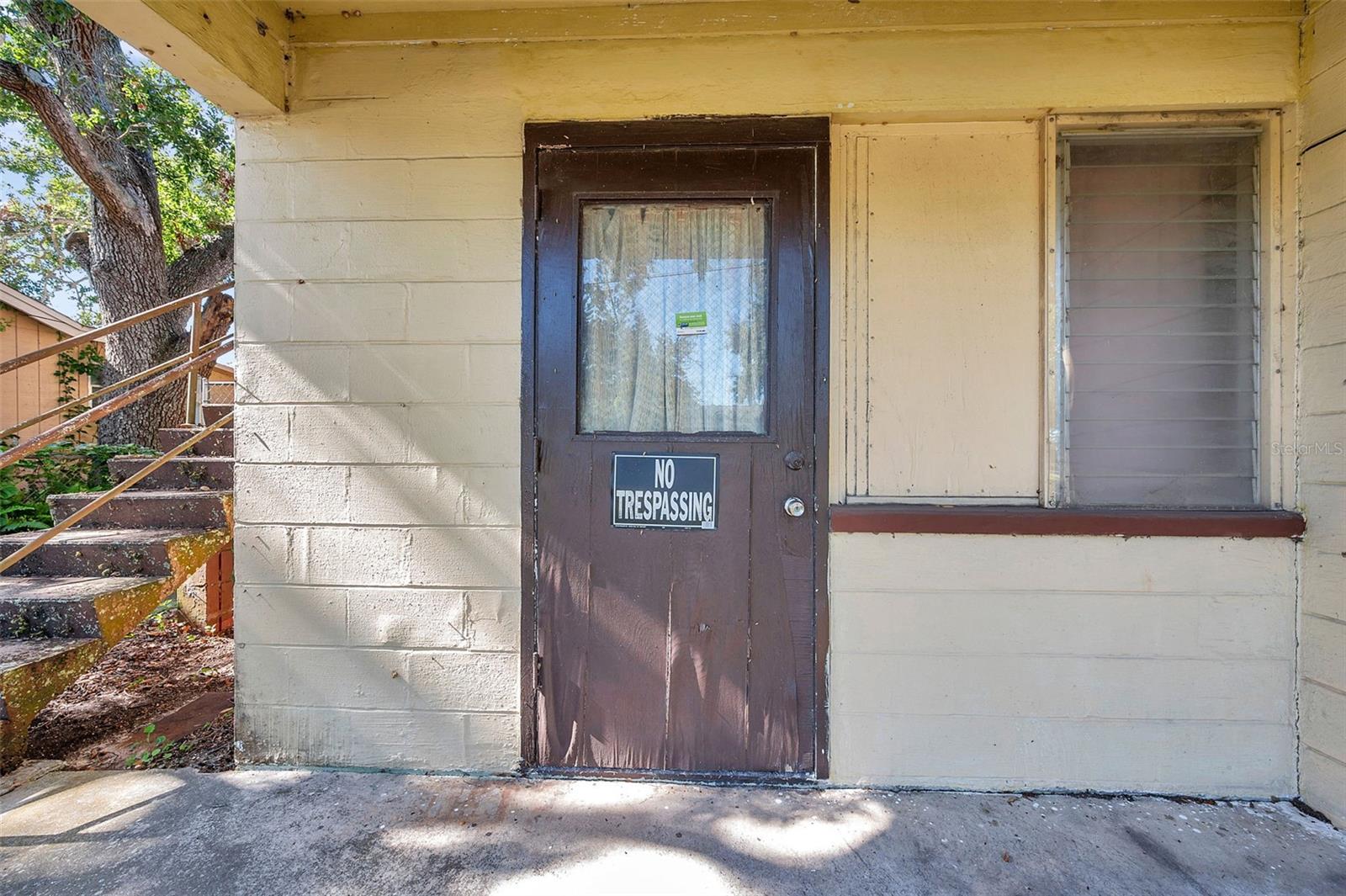 TB8513077 Property Photo