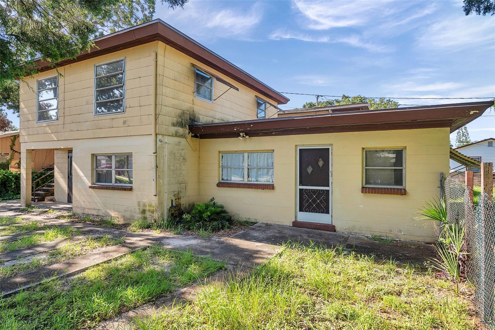 TB8513077 Property Photo