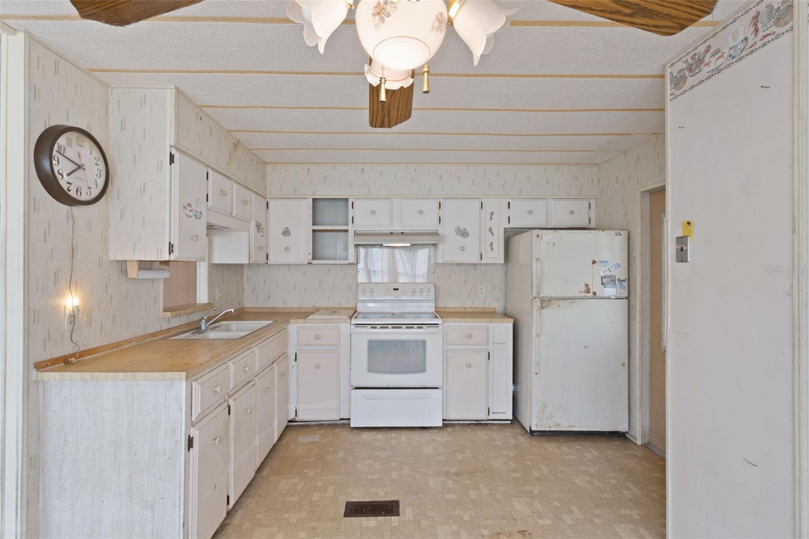 12115 FAIRWAY AVE, BROOKSVILLE, FL, 34613